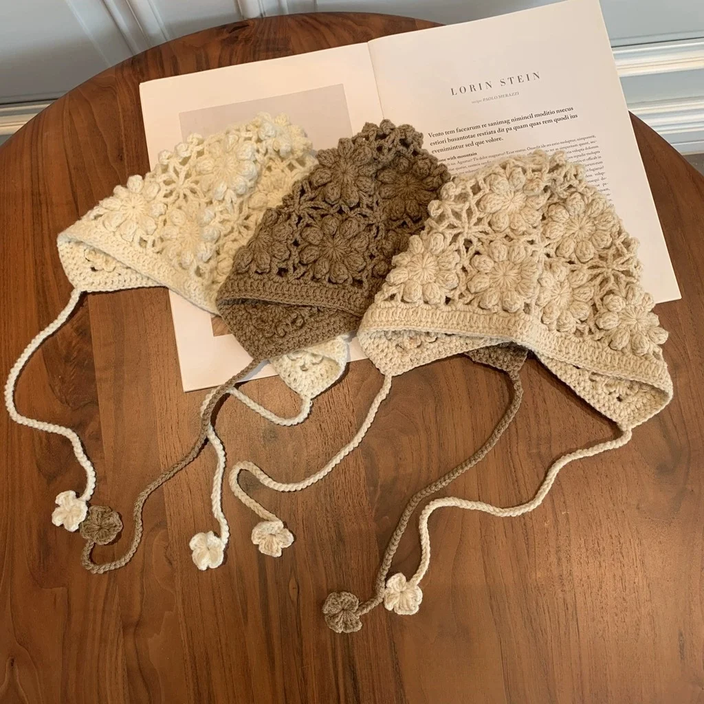 

Новая детская вязаная шапка на осень-зиму, берет ручной работы с крючком и цветком, шапка для защиты ушей для девочек, дышащие детские шапки