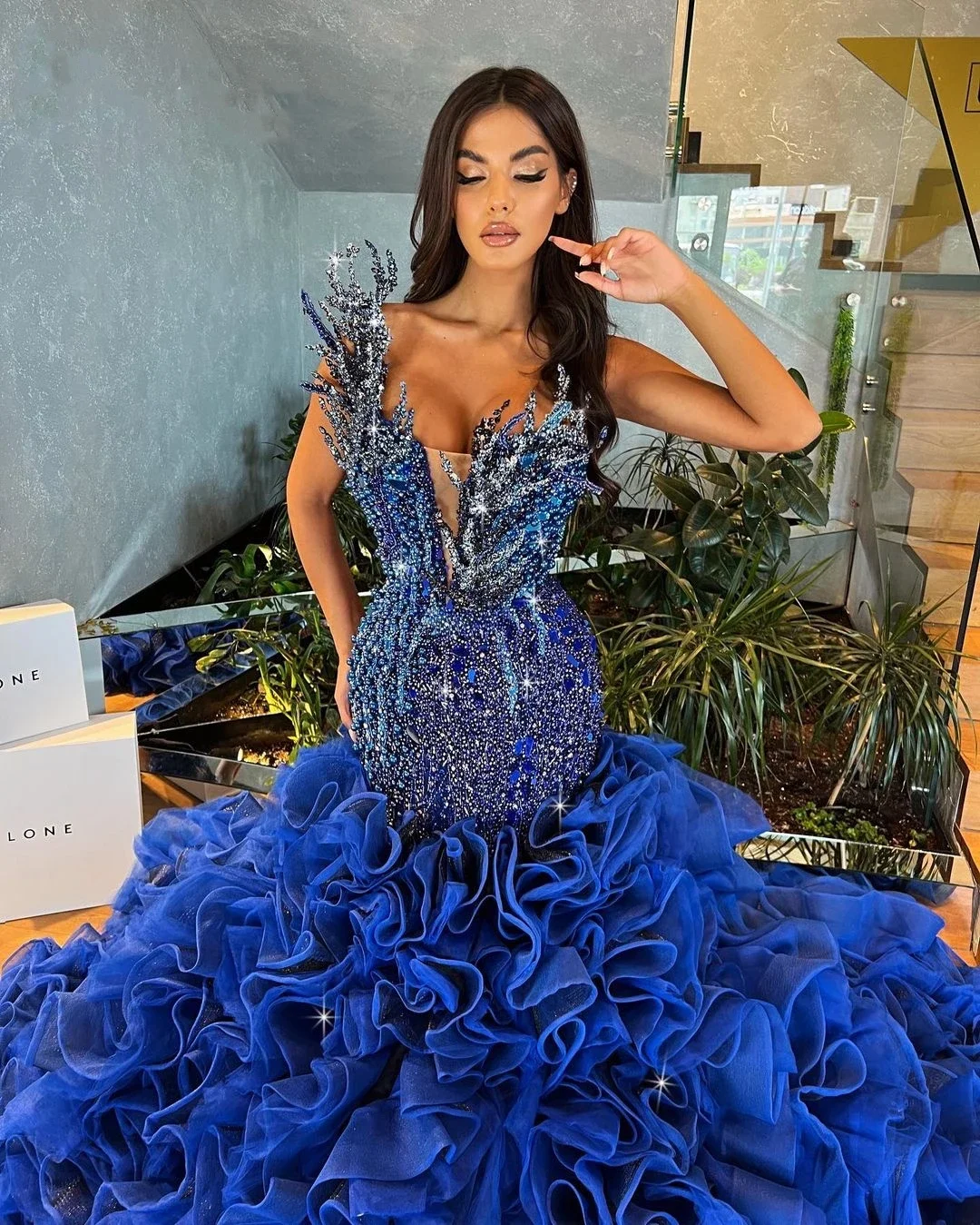 Luxurious Blue Prom Dresses Pearls Crystal Beading Strapless Ruffle Tiered Train Evening Gowns Custom Made Robe De Soirée