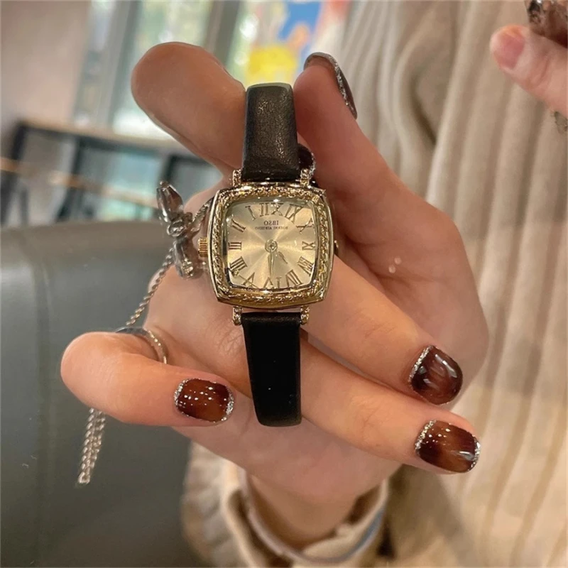 Classic trend women's watch elegant simple light luxury waterproof 2025 quartz watch birthday gift