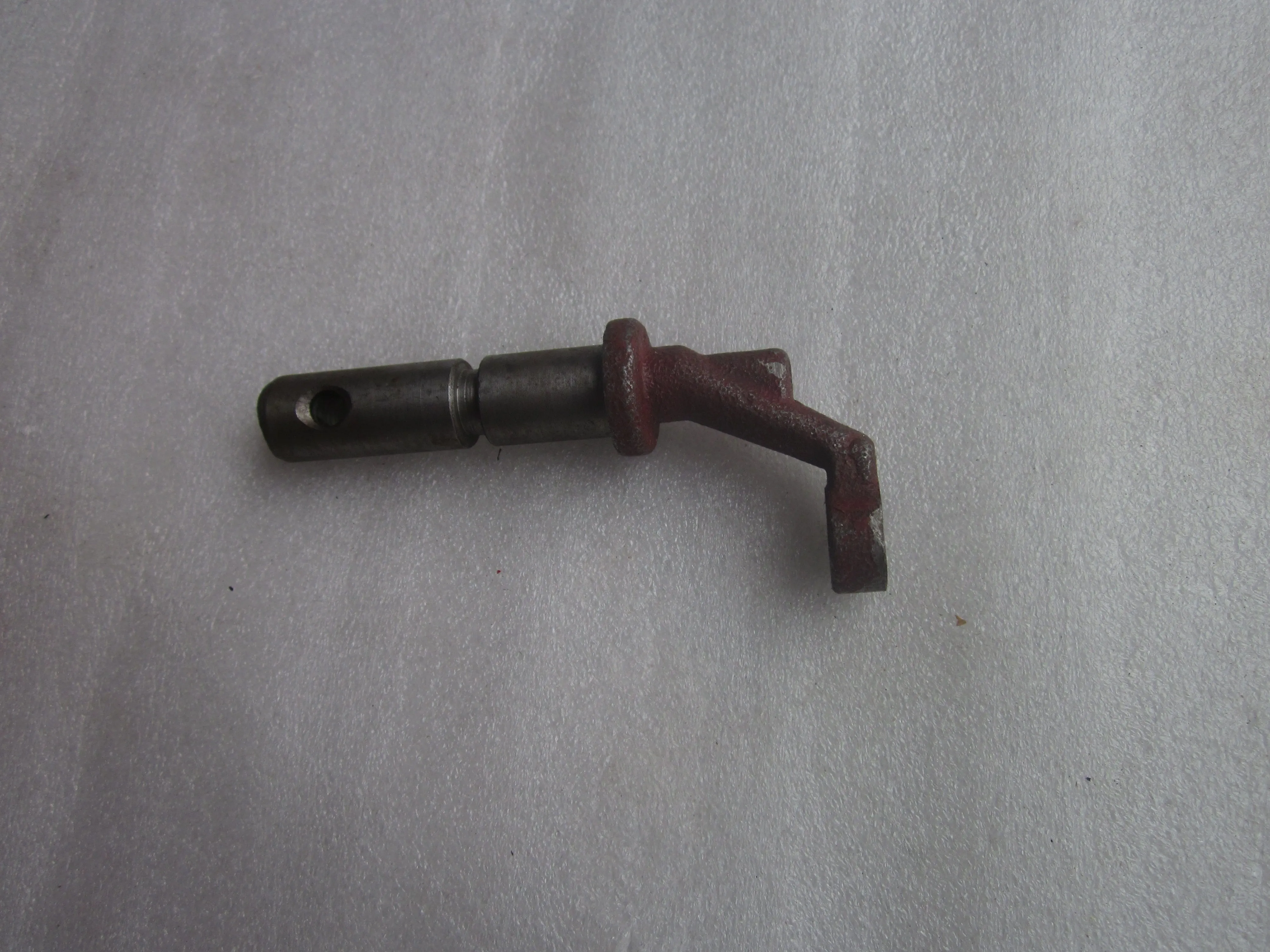 power take-off shaft pin with seat for Fengshou FS180-3 / FS184 tractor with J285T / IL212ICAF, Part number:
