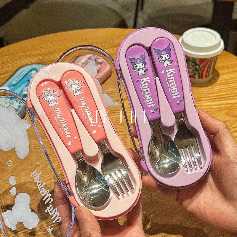 2 pezzi   anime   Hello Kitty   La mia melodia   Cucchiaio forchetta in acciaio inox   Kawaii   Portatile   Forchetta da frutta   decorare   Set di stoviglie   Cucchiaio forchetta   Regalo
