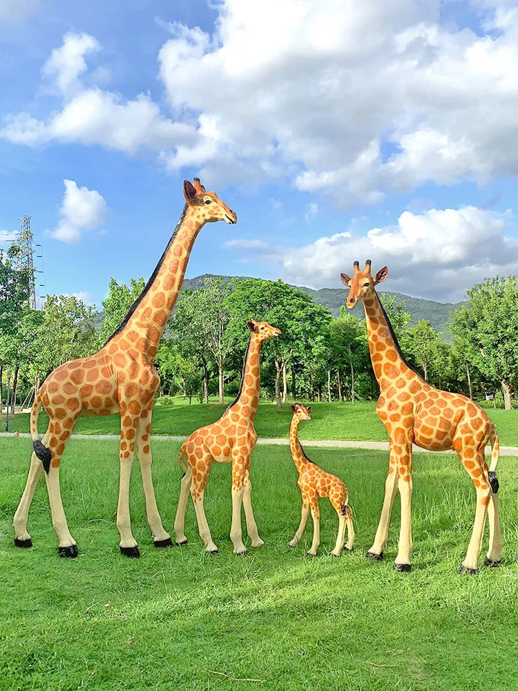 Outdoor artificial animal giraffe ornaments, large FRP sculptures, kindergarten forest landscape floor decoration sketches