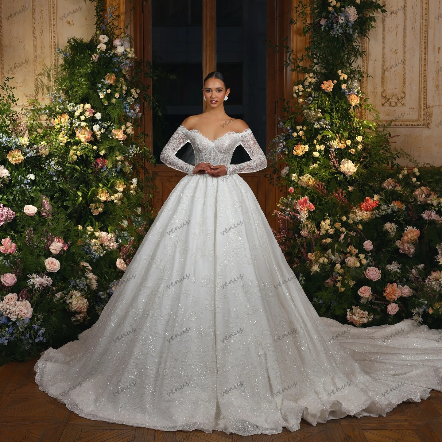 

Exquisite Wedding Dresses Glamorous Bridal Gowns Lace Beading Appliques Full Sleeves Robes Vintage Vestidos De Novia Customized