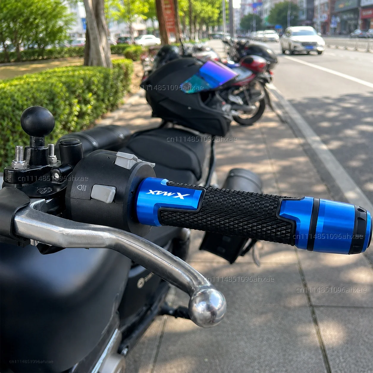 Nowe akcesoria motocyklowe 202 – Xmax Tech Max Accessories recenzja i cena