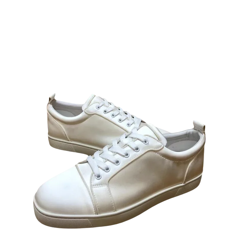 

Fashion Luxury Brand Low Top Red Bottom Shoes For Men Trainers Driving Spiked White Silk Genuine Leather No Rivets Flats Sneaker