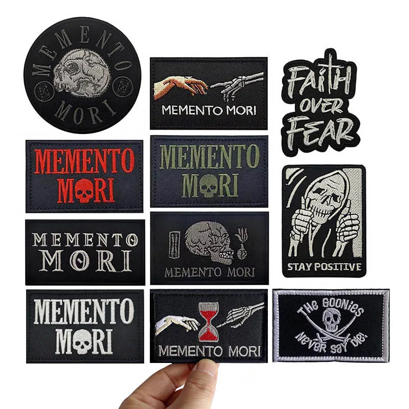 "Never Say Die", "Memento Mori" Patches Tecido Applique Crânio Bordado Moral Emblema, Emblema Tático Militar Mochila Adesivo