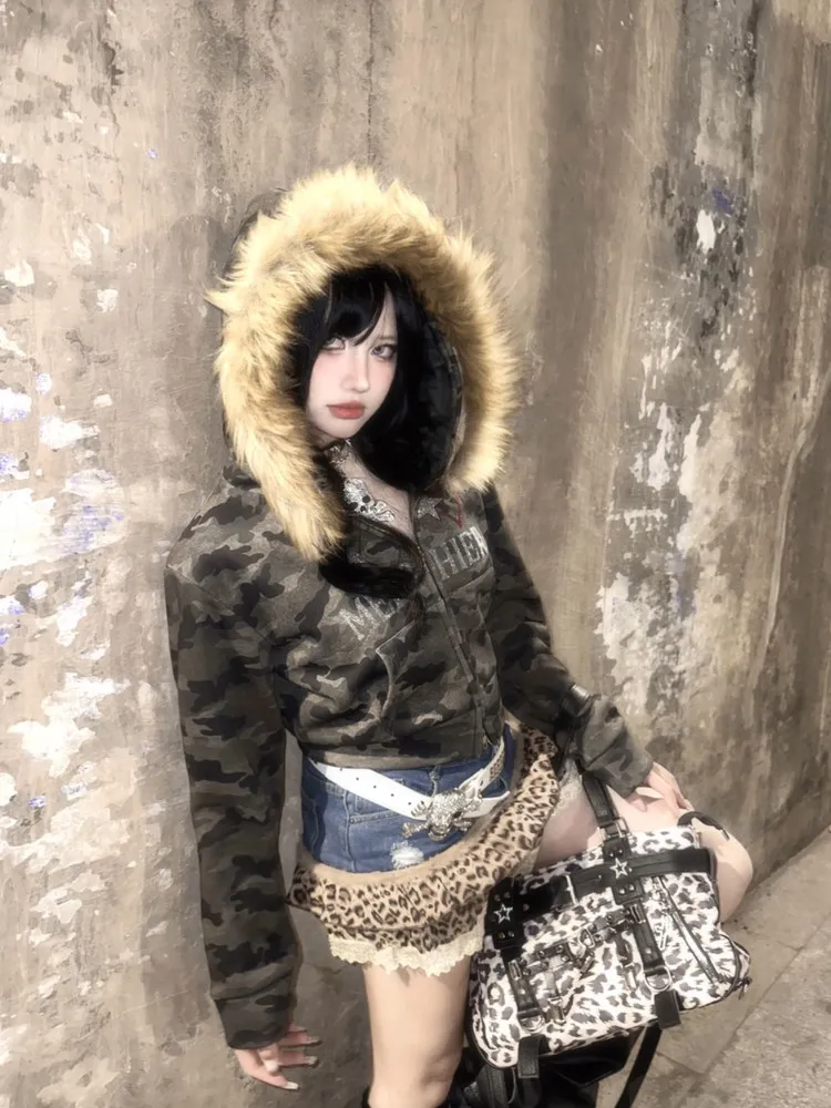 Large Capacity Messenger Bag Original Leopard Print Sweet Cool Shoulder Bags for Women's Commuter Messenger Bag - view 4
