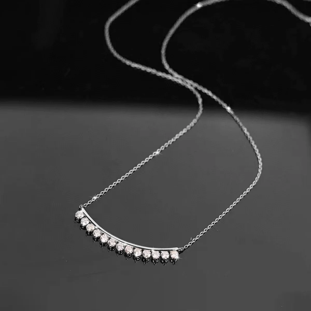 

Elegant Moissanite Diamond Pendants for Woman Silver 925 Sparkling Necklace D Color Engagement Accessories Trendy Fine Jewelry