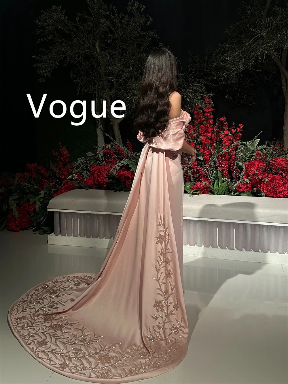 Abiti da sera rosa personalizzati di alta qualità Temperamento senza spalline con spalle scoperte Abito da homecoming Vestido De festa di lusso