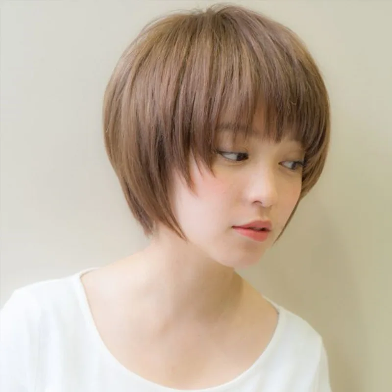 

Korean-style women's synthetic short hair wig with elegant side-parted bangs, soft girl wig, short straight hair for daily wear