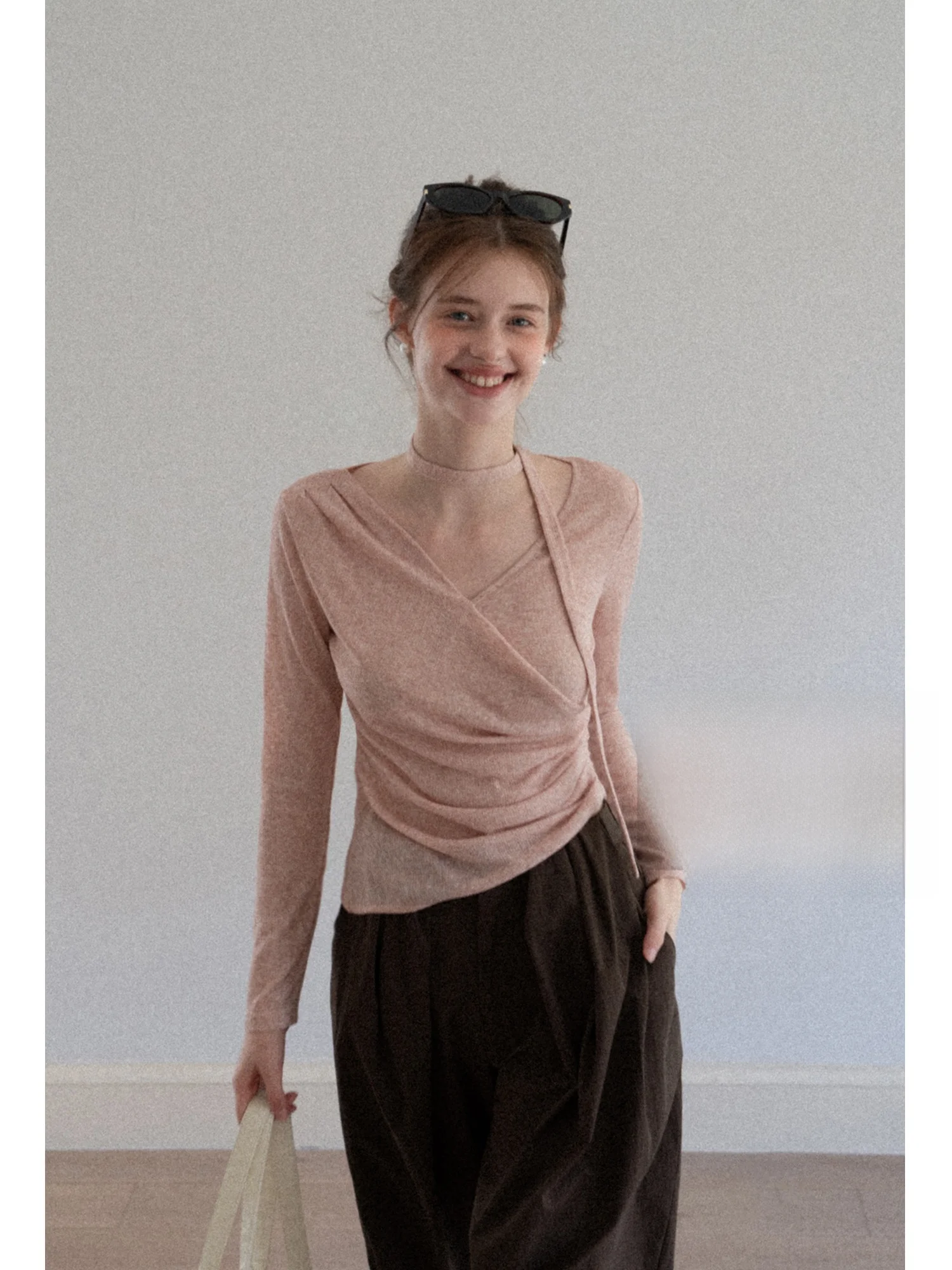 

Розовая трикотажная приталенная футболка Long Sve V-Ne, женская осенняя базовая футболка с Sa EGGKA, повседневный асимметричный дизайн