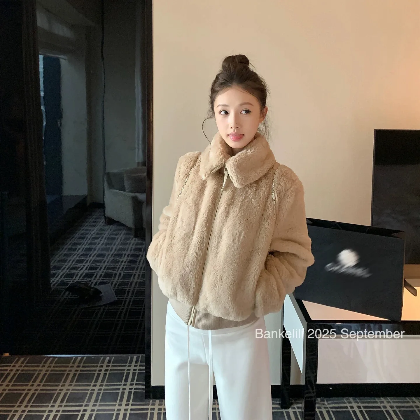 2025 الخريف الشتاء الكورية موضة معطف جلد فو المرأة التلبيب طوق سستة الصوف مبطن سترة عادية عالية الشارع شيك سترة