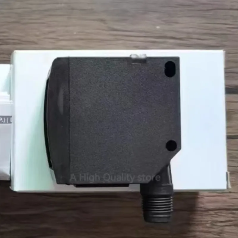 Original  BOS 23K-PA-LH10-S4   BOS01FR  Photoelectric switch