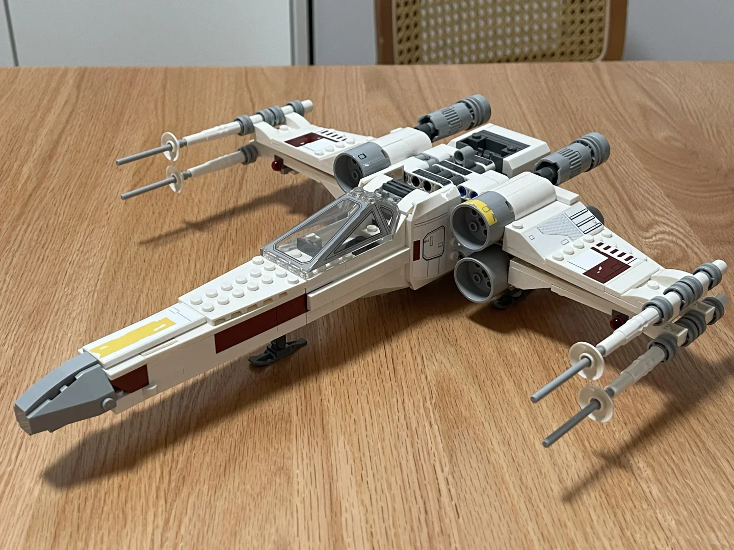 Nouveau modèle de vaisseau spatial de combat de type X blanc MOC, ornement de décoration pour la maison, cadeau de vacances et d'anniversaire