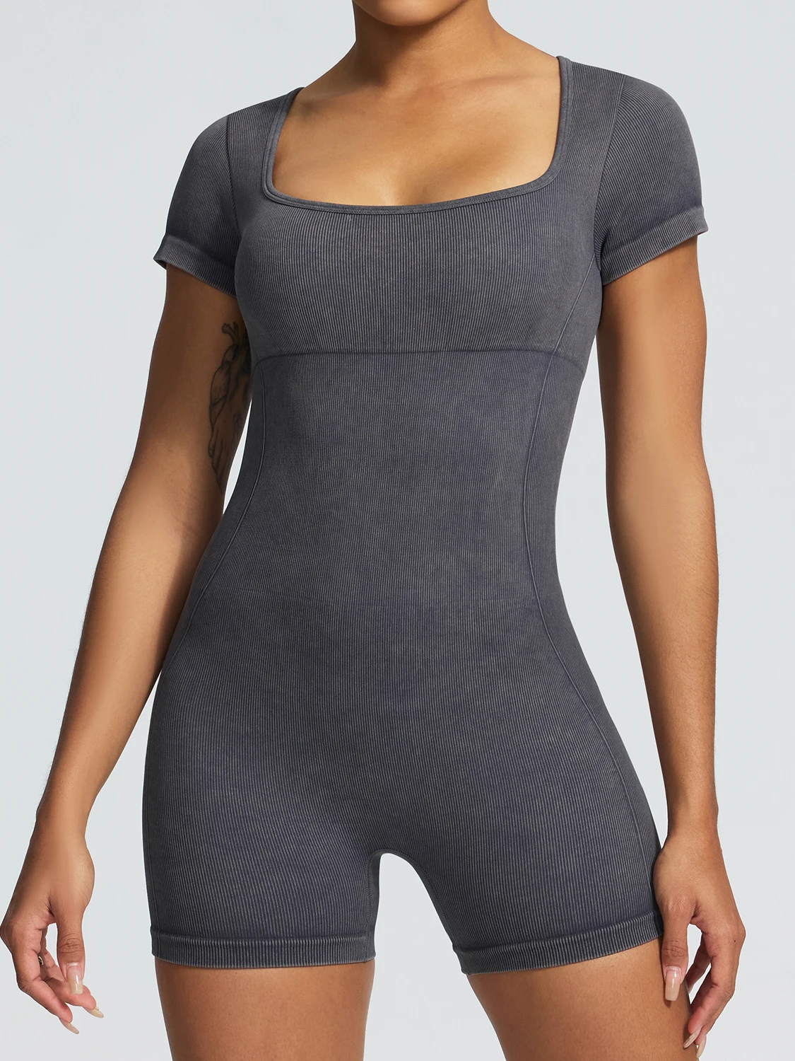 高弾性フィットネスヨガスーツ レディース シームレス サンドウォッシュ加工 ワンピース セクシー フィットネスボディスーツ 大きめ襟付き ヨガウェア