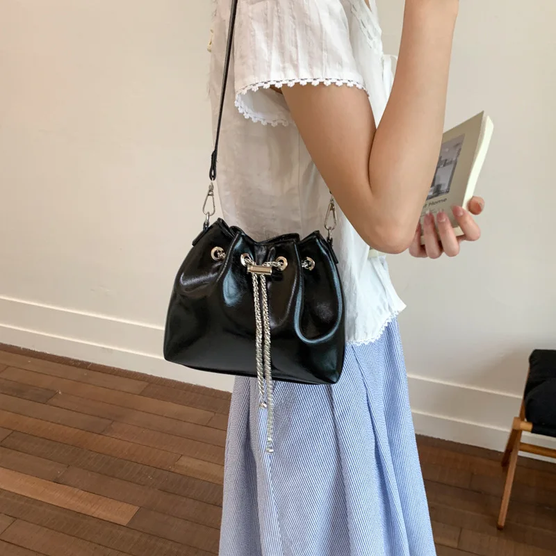 الراقية تصميم الأزياء ضخ حزام سلسلة دلو حقيبة المرأة 2026 شتاء جديد ريترو تنوعا المرأة حقيبة ساعي الكتف #1