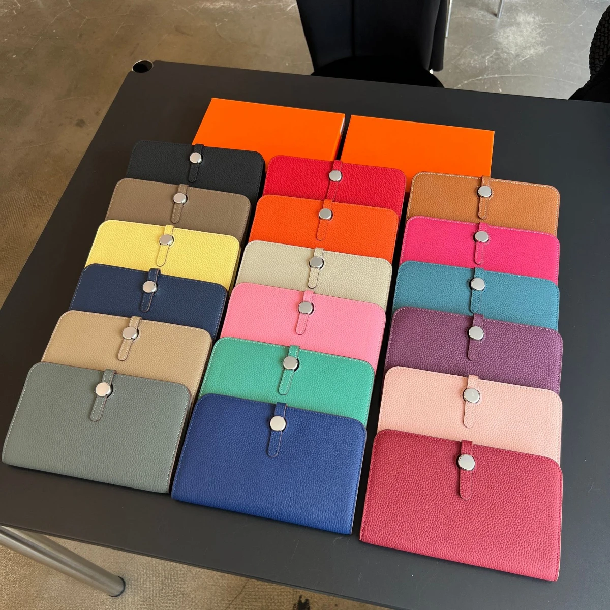 portafoglio-lungo-da-donna-porta-passaporto-in-vera-pelle-multicolore-di-grande-capacita-pochette-alla-moda-organizer-per-carte-e-contanti-per-uso-quotidiano
