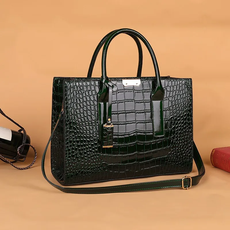 2022 Luxury Patent Leather Handbags for Women Alligator Patterrn Designer Female Shoulder Crossbody Bag Ladies Formal Dinner Sac