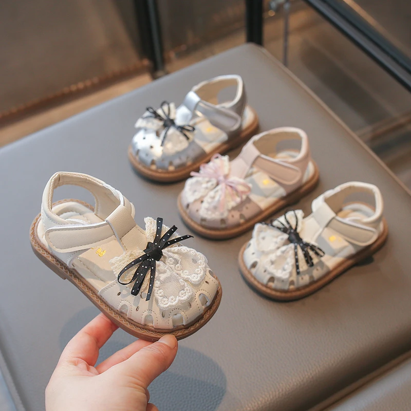2026 New Girls' Beige Toe-Cap Sandals, Lace Bow Velcro Soft Sole Non-Slip Children's Shoes, Summer Cute Princess Shoes 16-26