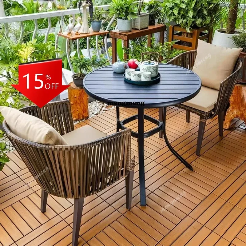 

Комплект для балкона: маленький столик и стул, кофейный столик, стул с плетеной спинкой, уличный набор для чаепития.