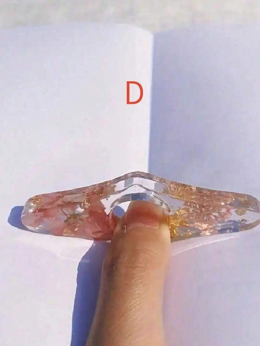 1pc Resin Epoxy Pressed Flower Bookmark, Creative Reading Accessory, Book Stand, Thumb Book Support, Book Holder Back To School