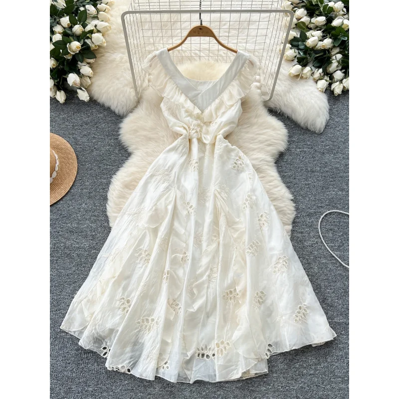 

2025Summer New Vacation Style Dress for Women Fairy Hollow Embroidery Waist-CinchingVFlutter Sleeve Long Dress with Large Hem