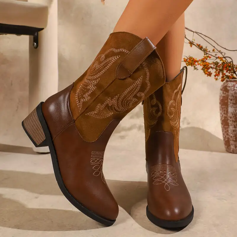 خمر التطريز قبعات رعاة البقر الغربية أحذية النساء 2025 الشتاء كعب سميك بولي Leather الجلود منتصف العجل الأحذية النسائية الجوارب العالية حجم كبير 43