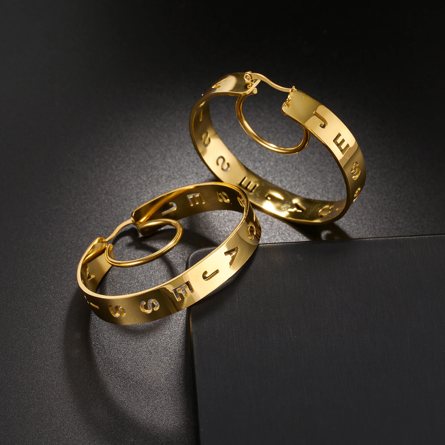 Customized Name 30-100mm Fashion Hoops Earrings Stainless Steel Personalized Circle Earrings For Woman Girlfriend Jewelry Gift