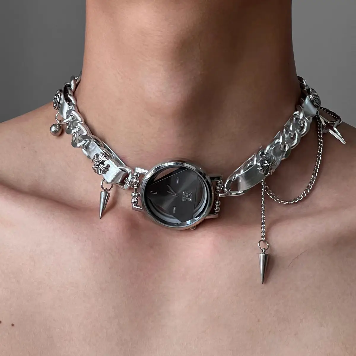 فضي اللون هندسية مثلث جولة الهاتفي قلادة y2k ساعة جلدية قلادة Cyberpunk المختنق الأزياء والمجوهرات هدية