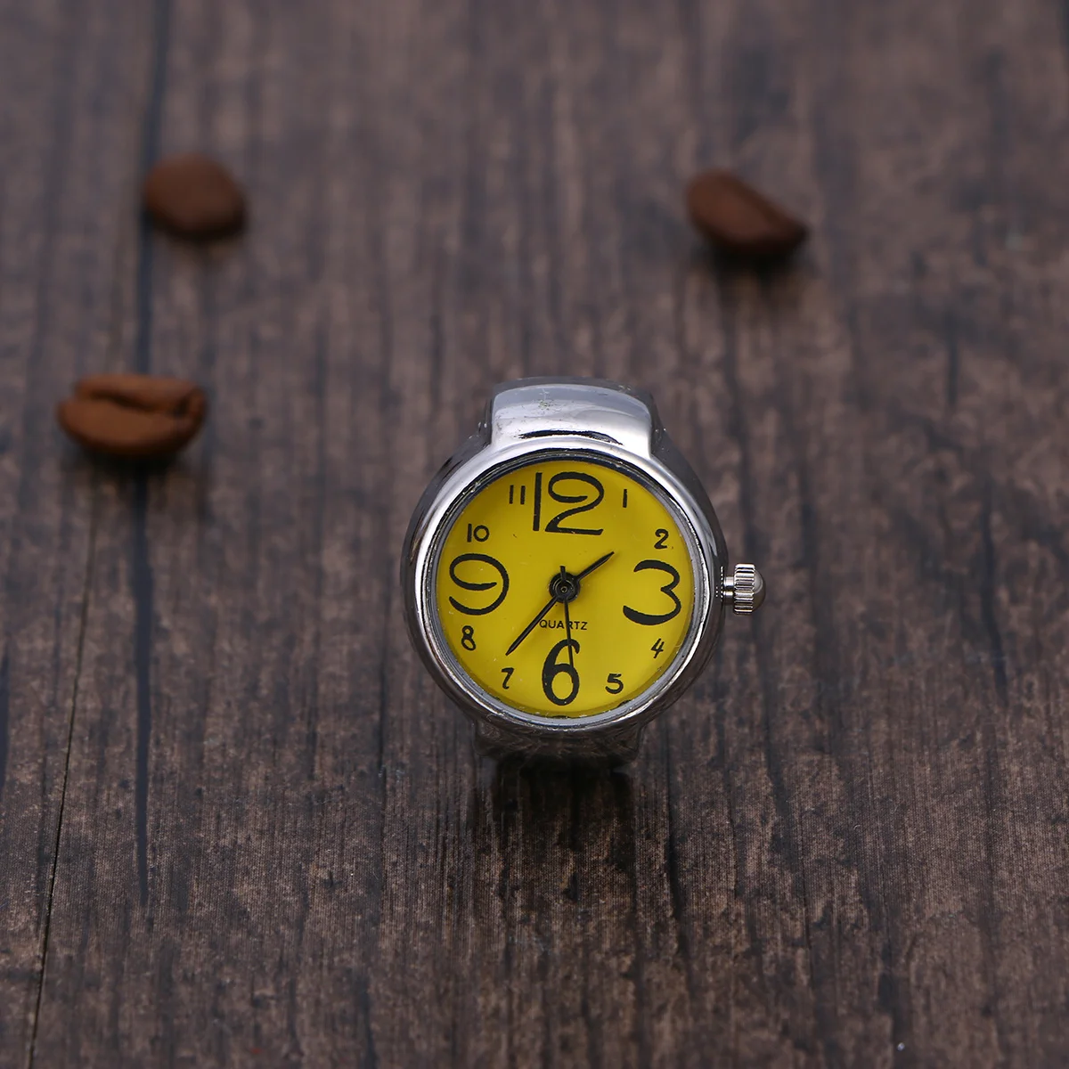 Reloj con anillo elástico creativo amarillo Unisex, reloj de cuarzo con dedo de acero inoxidable, regalo de moda informal para uso diario para hombres y mujeres