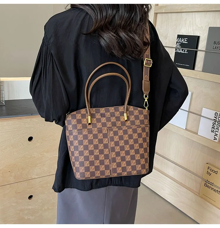 

Large Capacity Women's Bag | Classic Tote & Bucket Style | Versatile Shoulder, Crossbody & Handbag