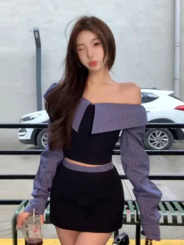 

Chic Korean Style Two-Piece Set Beautiful Unique One-Shoulder Top And Halter Skirt Bodycon Dress for Young Women