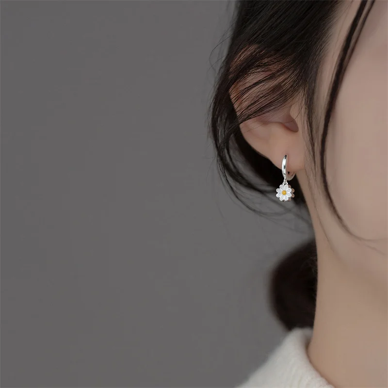 New Korean Daisy Flower Stud Earrings For Women Sweet Sunflower Bowknot Zircon Simple Small Earring Girls Party Jewelry Gifts