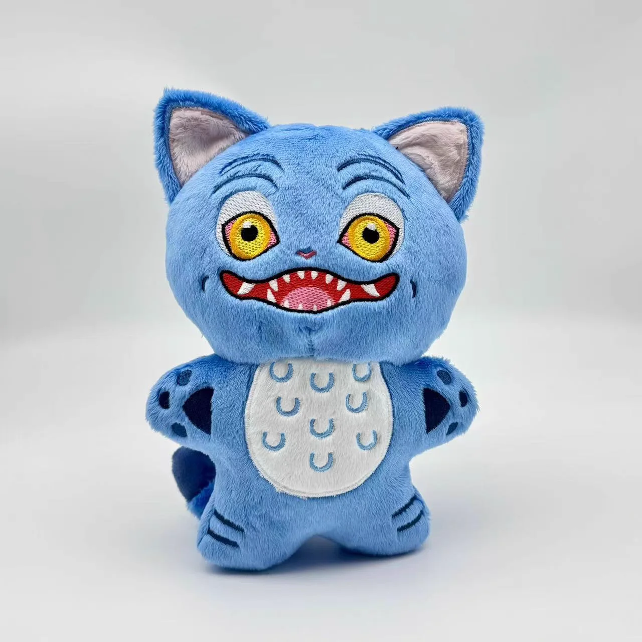 Anime Kpop Demon Hunters peluche lindo tigre púrpura sombrero negro Urraca con 3 ojos Monster Hunt Girl Group relleno para regalos de seguidores