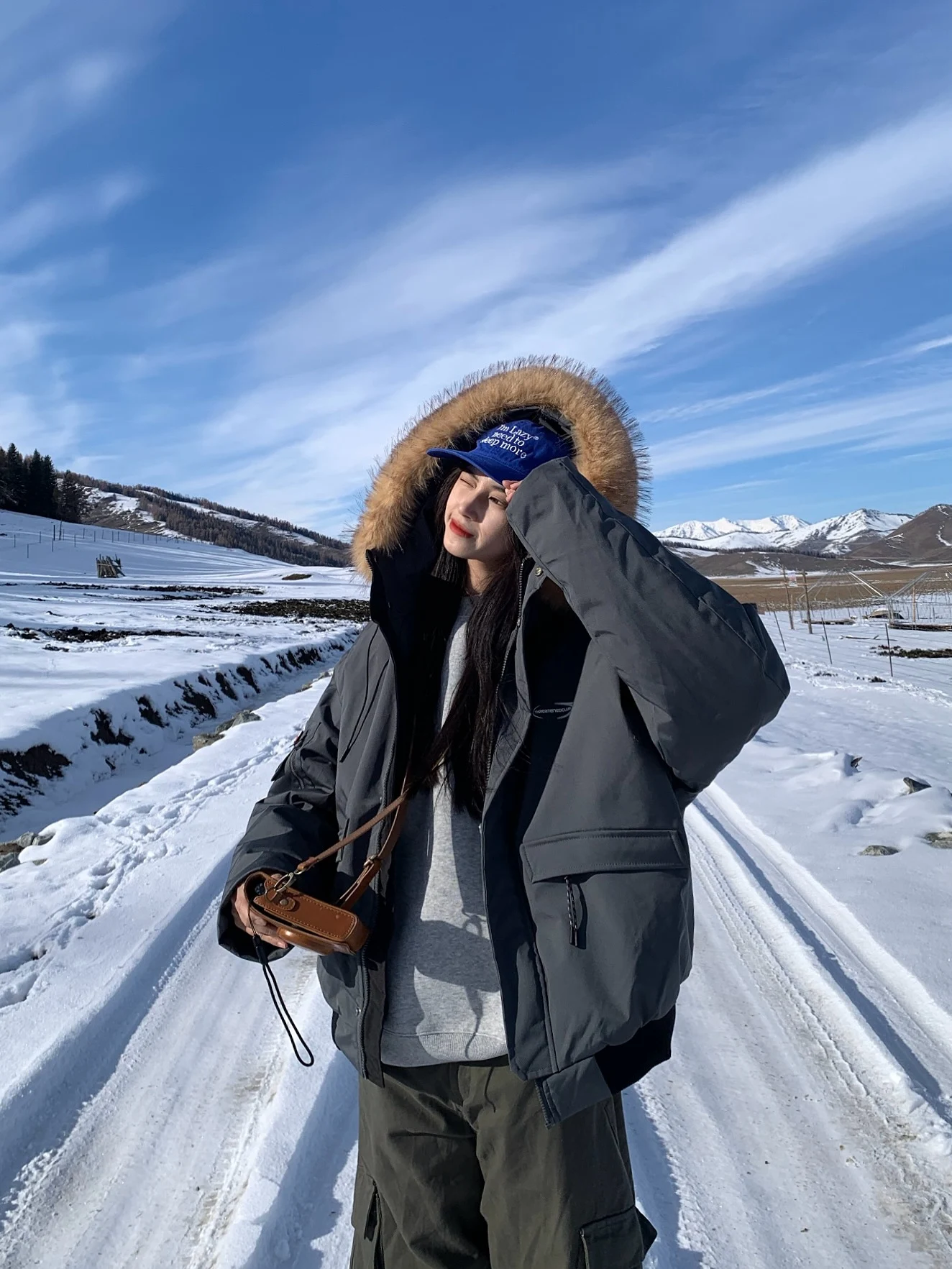 

Американская ретро-парка с капюшоном, женское зимнее пальто, теплая хлопковая куртка свободного кроя с меховым воротником, на молнии, с длинными рукавами