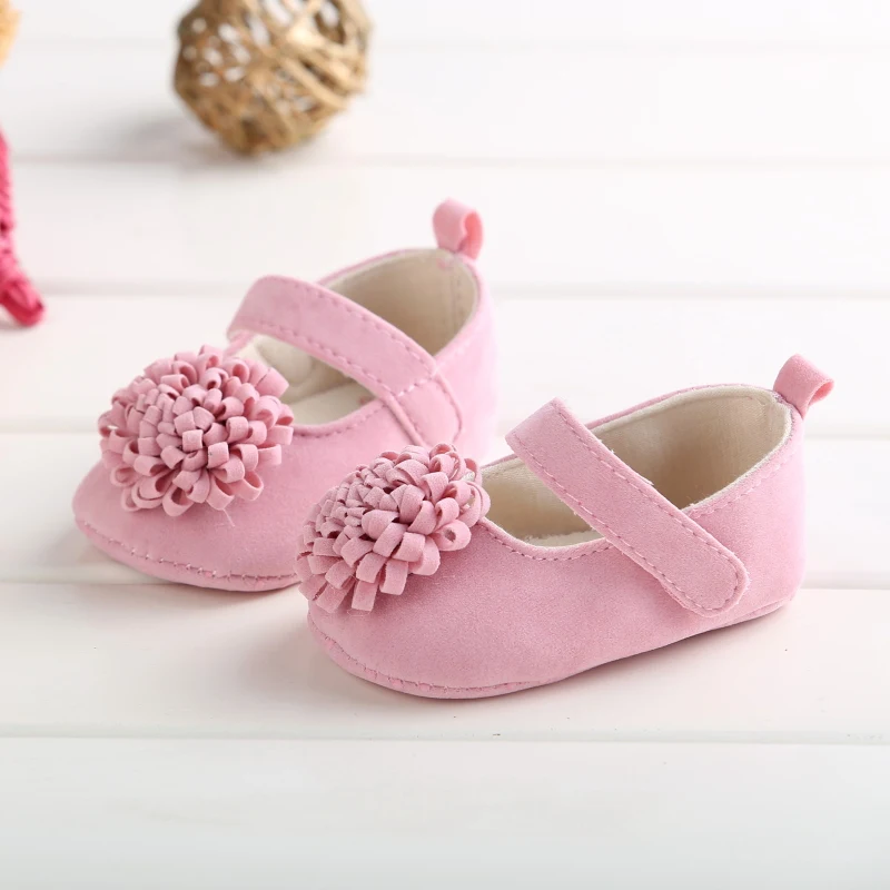 Letnie dziewczynek Retro maluchy Prewalkers buty w kwiaty niemowlę miękkie dno buciki New Arrival 0-18M