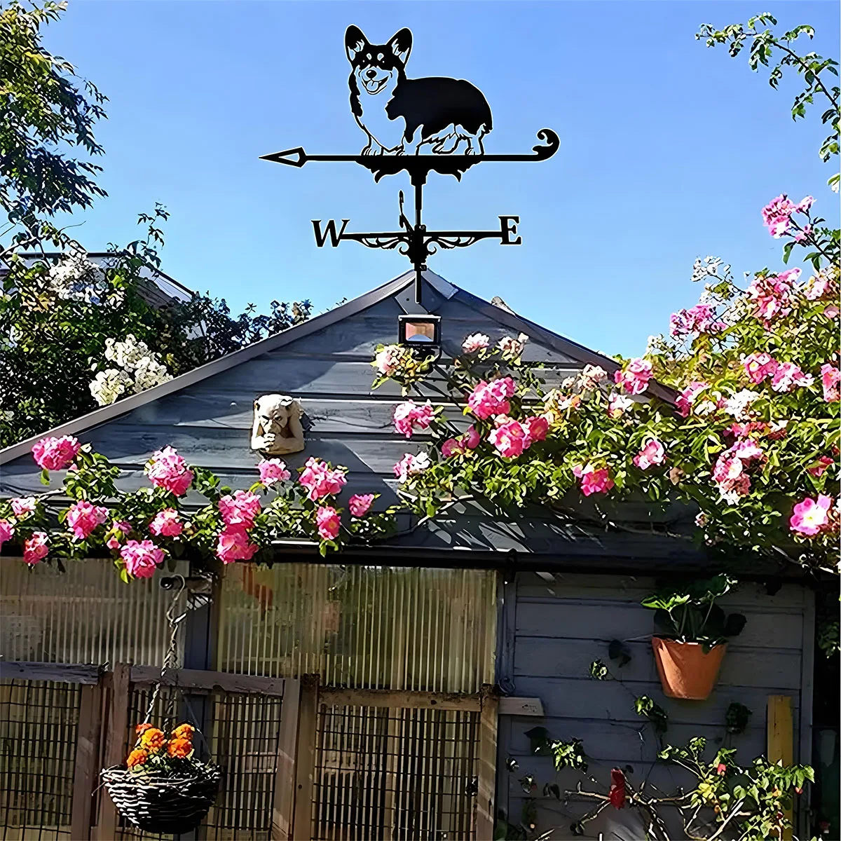 ريشة الطقس المعدنية السوداء ريشة الطقس سقف جبل مؤشرات اتجاه الرياح أداة قياس الرياح في الهواء الطلق ، ديكور ريشة الرياح