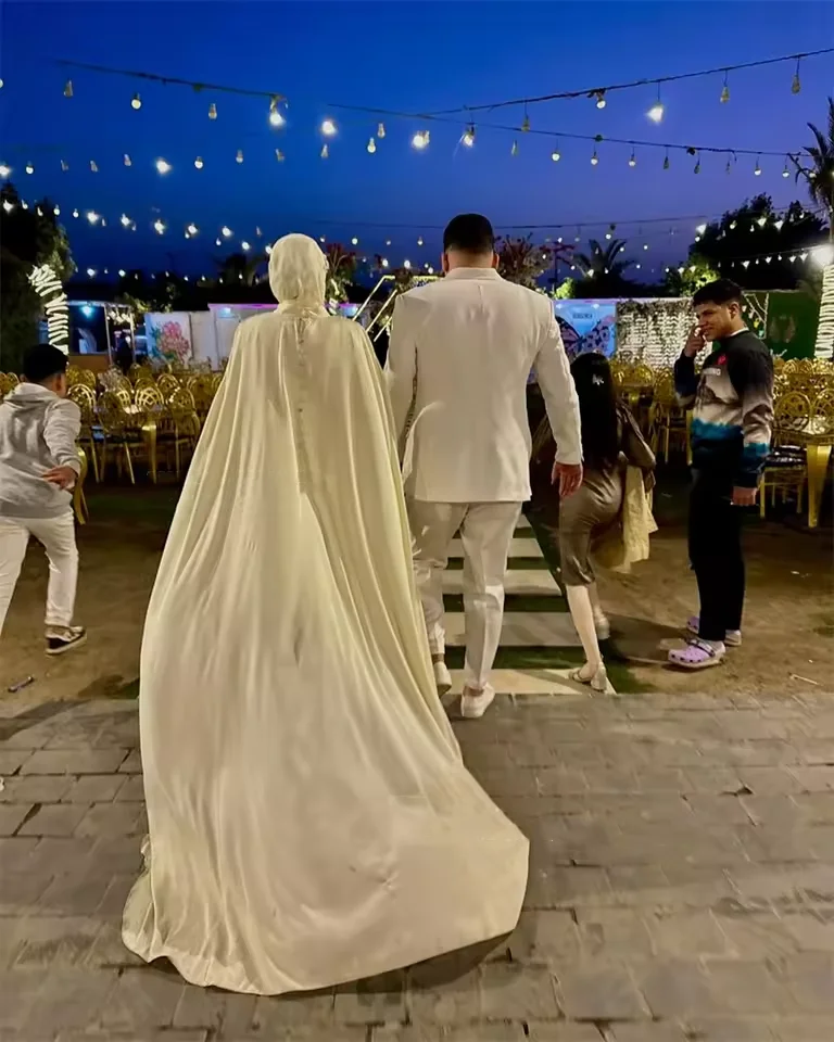 사용자 정의 겸손한 흰색 이슬람 웨딩 드레스 긴 소매 신부 드레스 높은 목 여자 신부 시민 신부 가운