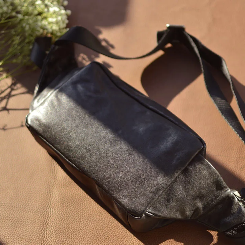 

AETOO Niche male bag chest bag Male leather crossbody bag Male fashion brand first layer cowhide crossbody bag multi-functional