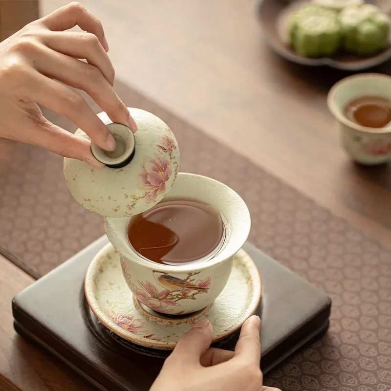 Jingdezhen Blue and White Flint Red Magnolia Three Talent Cover Bowl Tea Bowl Ceramic TeaSet Exquisite Kung Fu Stuffy Tea Bowl