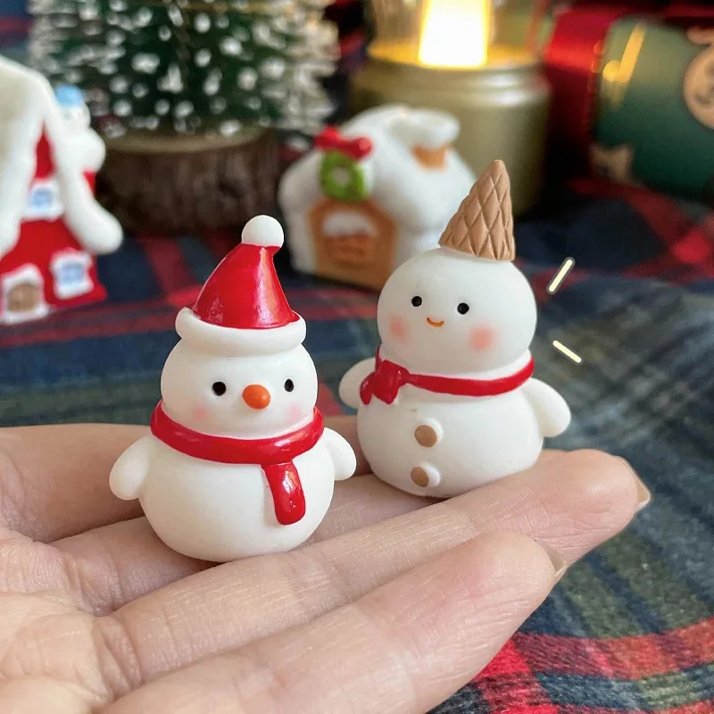 

Christmas Snowman Miniature Ornaments Resin Mini Santa Claus Elk Snow House Micro Landscape DIY Crystal Ball Gifts Accessories