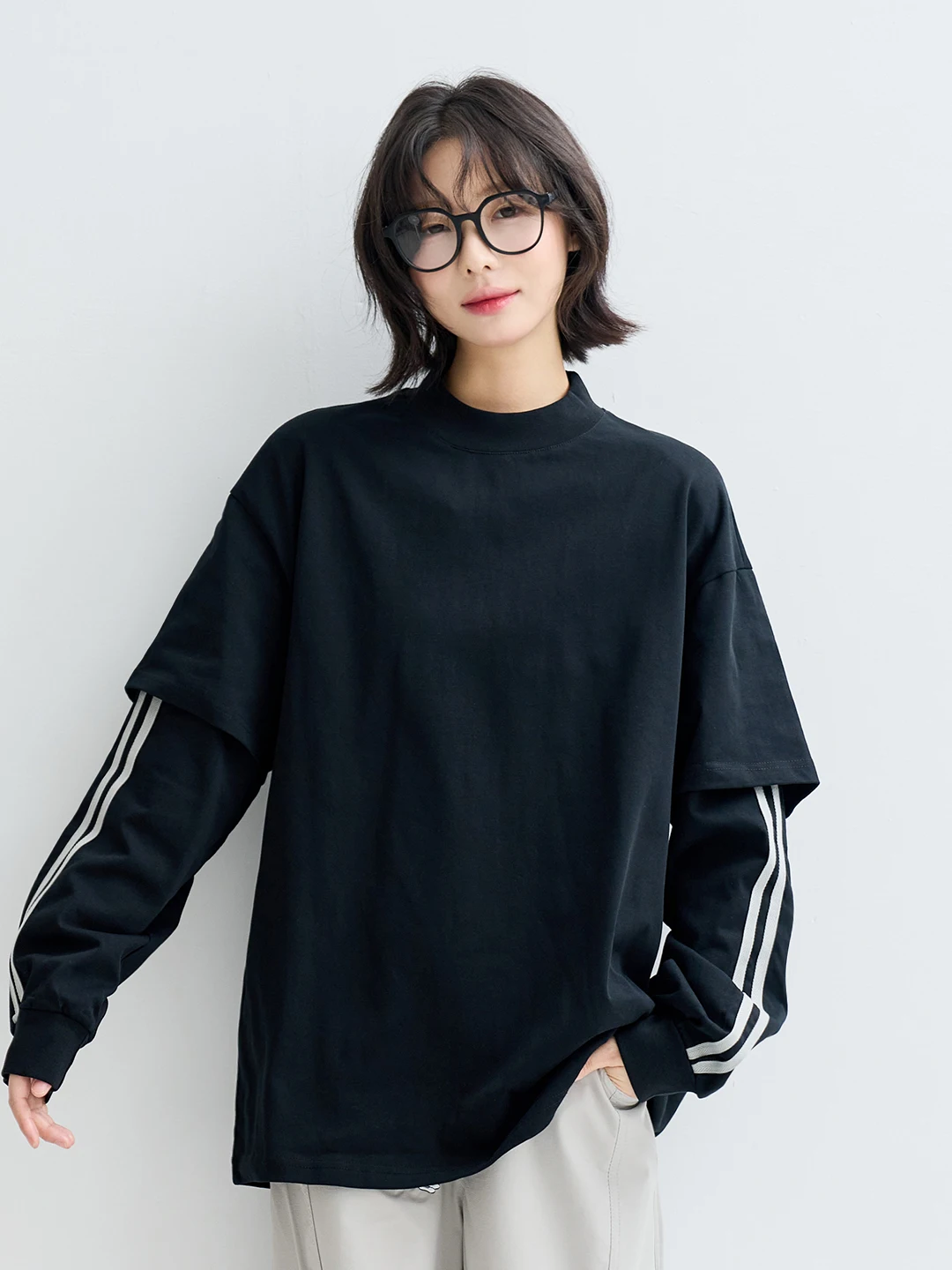 

Universal avitation Museum Women's Spring Autumn Long Sve round Ne T-irt Loose Neutral Sle Versatile Top Cotton Sw...