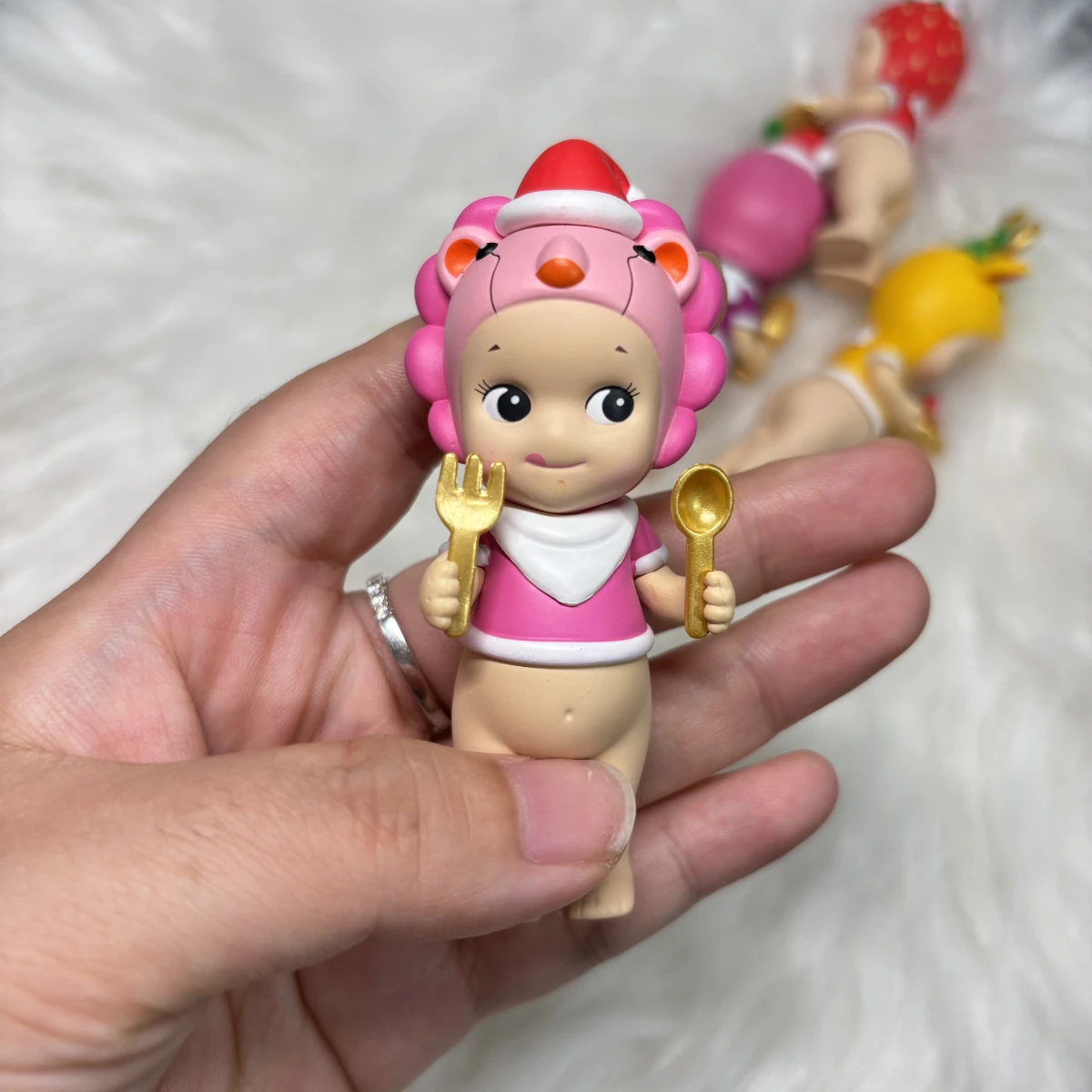 SonnyAngel Mini Figure Christmas Dinner Series Blind Box The adorable angel holding the Christmas dinner SAS65950