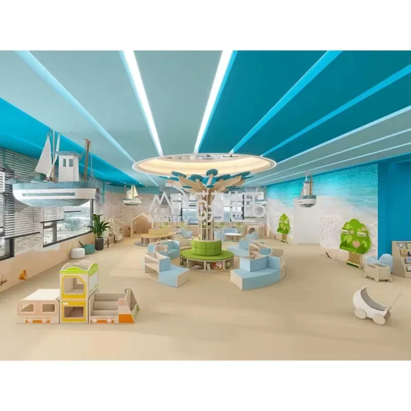 رف كتب على شكل شجرة بتصميم خالٍ من الحركة لمكتبة الرعاية النهارية للأطفال، تصميم غرفة القراءة، موضوع شاطئ الغابة