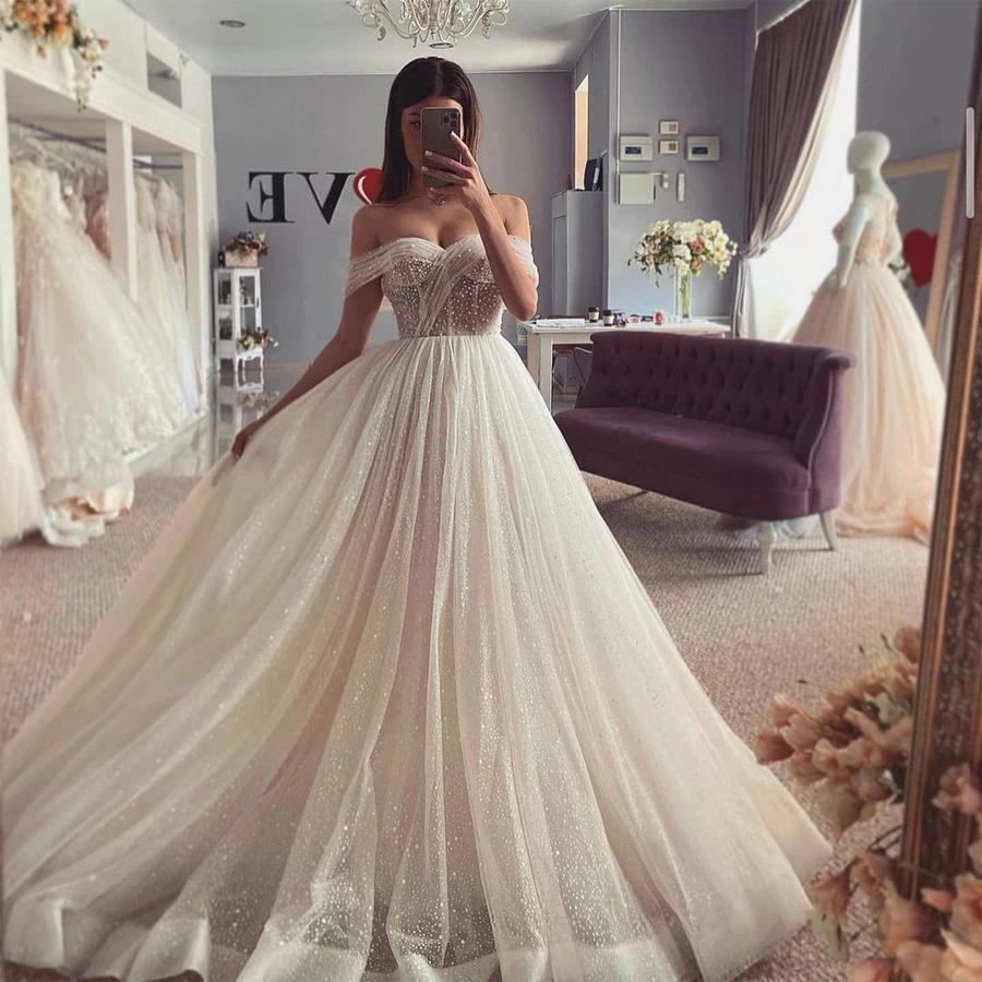 Vestidos de novia de perlas brillantes personalizados, hombros descubiertos, tul plisado con cuentas, espalda descubierta, línea A, princesa nupcial para novia