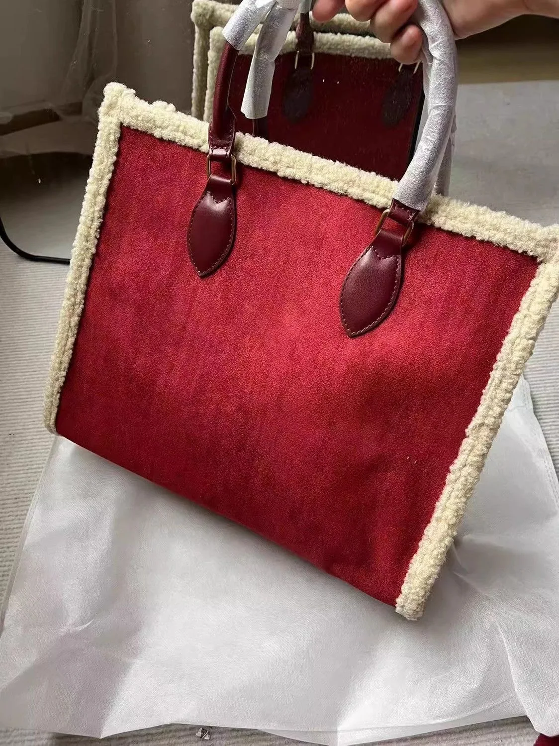 Lamb Plush Spliced Red Large Capacity Tote Bag 2024 Autumn/Winter Ladies Elegant Composite Bags Commuting One Shoulder Handbag