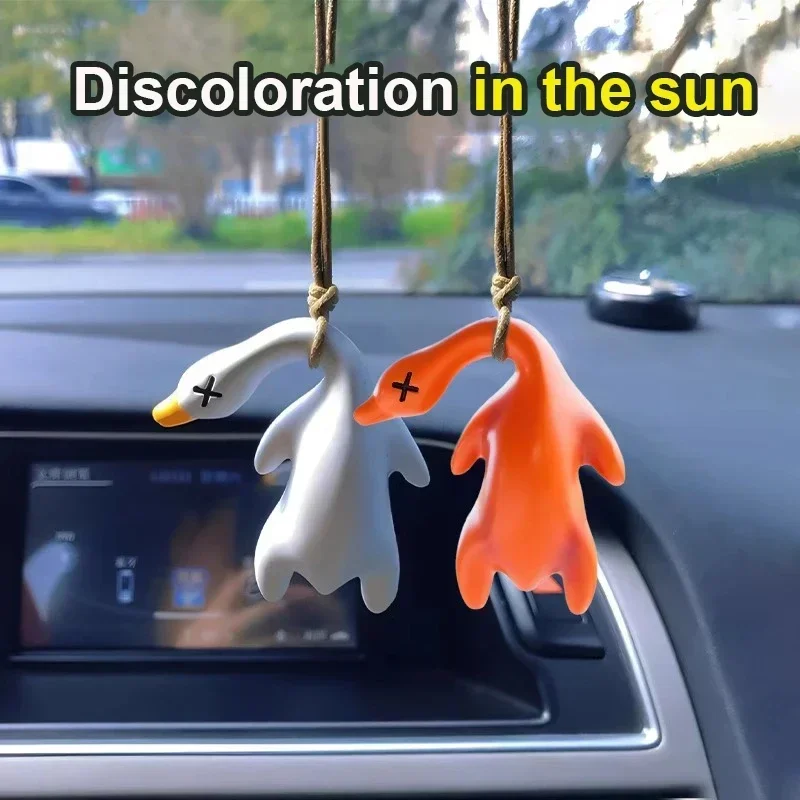 1/2pcs Color Change Duck Keychain Fashion Funny Goose Pendants for Bag Car Keyrings Cute Cartoon UV Photochromic Key Chains