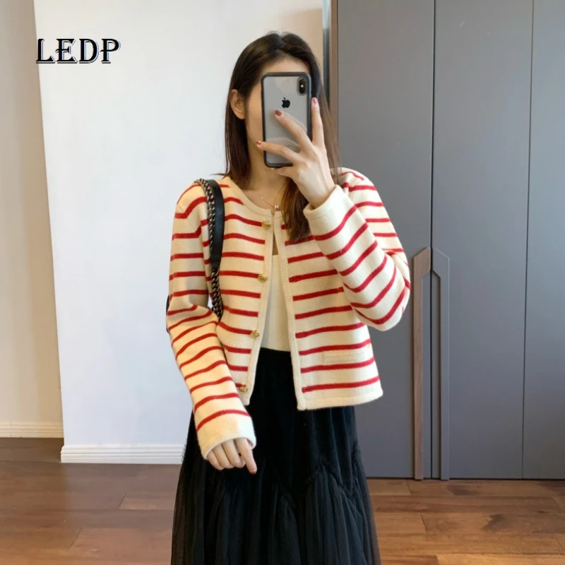 

French Design Striped Knitted Women's Cardigan 2025 Autumn New Loose Round Neck Y2k Short Long-sleeved Sweaters Jackets Ladies