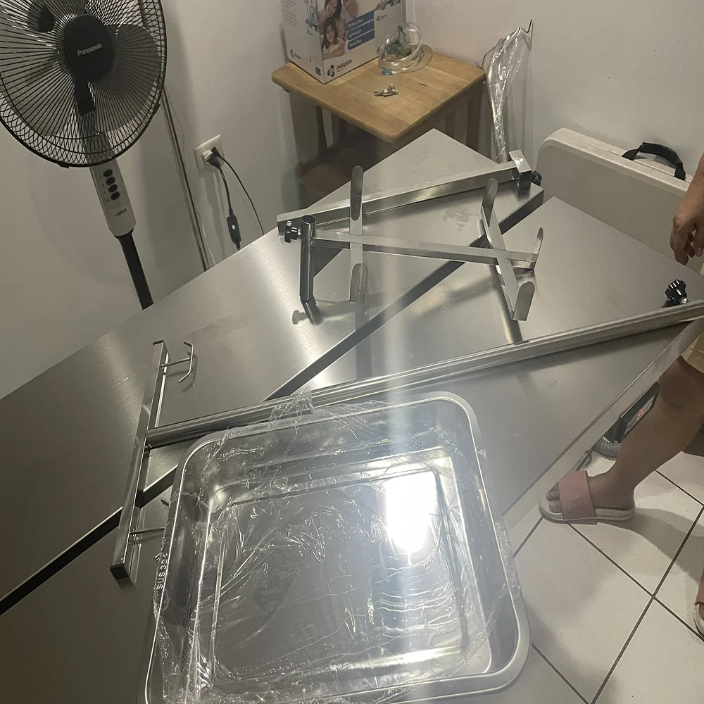 EUR VET Beautiful Design Veterinary Clinic Surgical Treating Table Veterinary Equipment V-Type Animal Operating Table