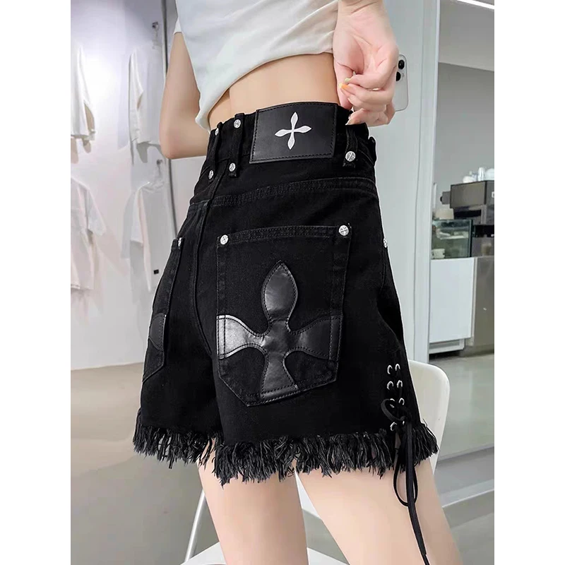 

PBAP черные укороченные джинсы с необработанными краями, женские кожаные шорты с заклепками и перекрестными заплатками, широкие джинсовые шорты с ремешками, летняя одежда в стиле ретро